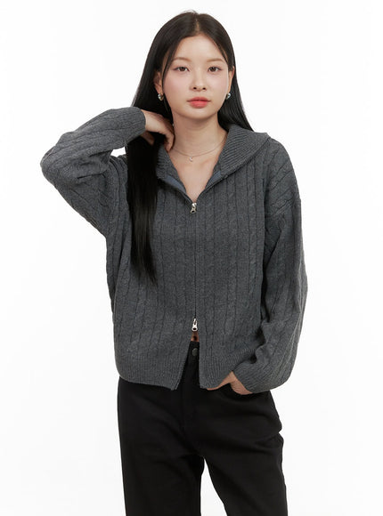 snugfit-cable-zip-up-sweater-os411 / Dark gray