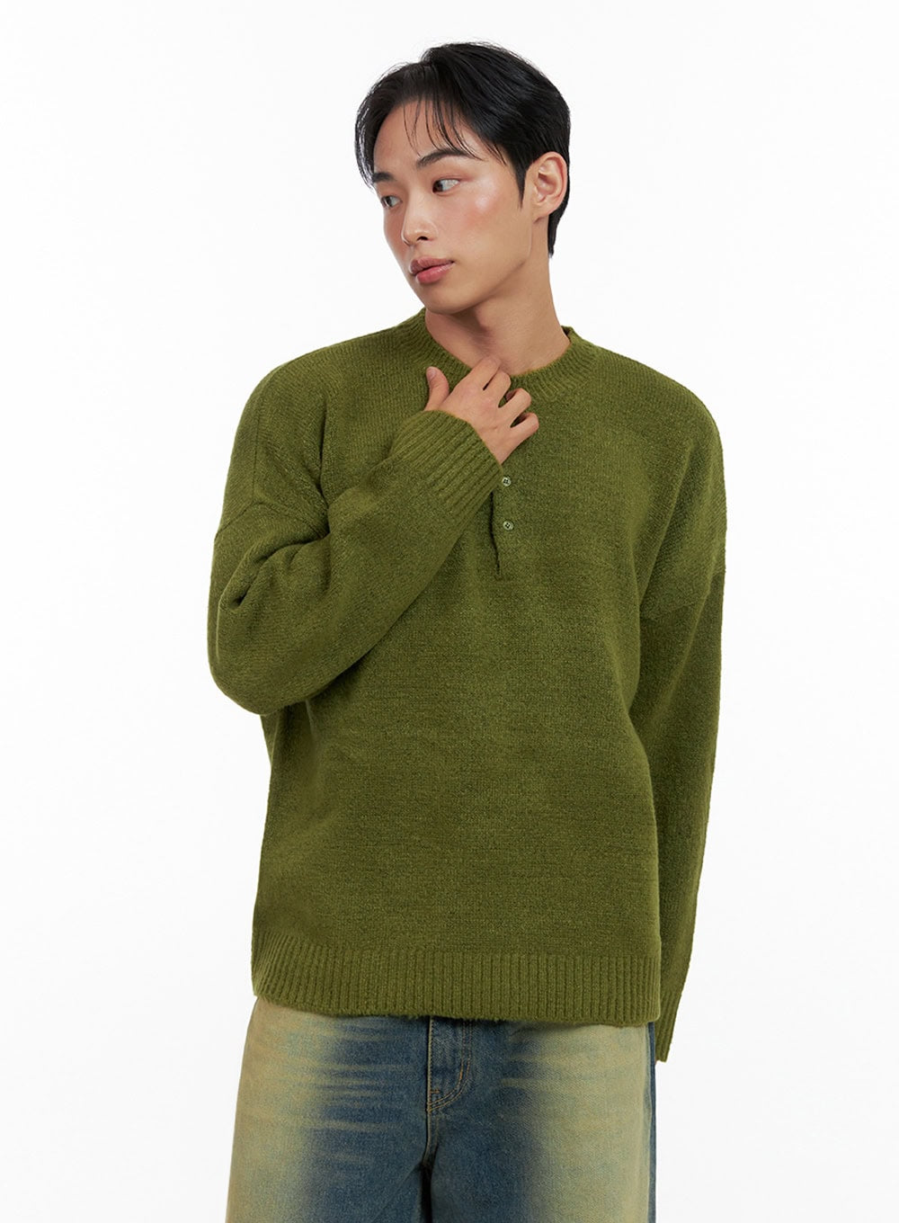 mens-buttoned-henley-neck-sweater-in426 / Dark green