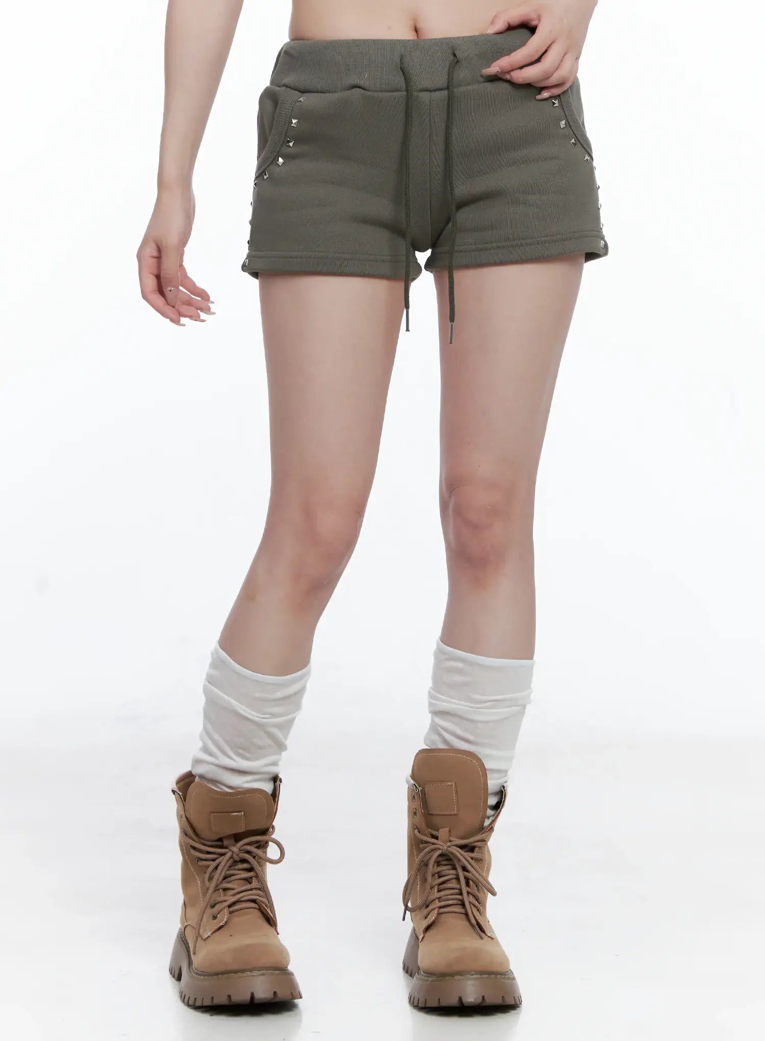 comfort-fit-studded-shorts-cs501 / Dark green