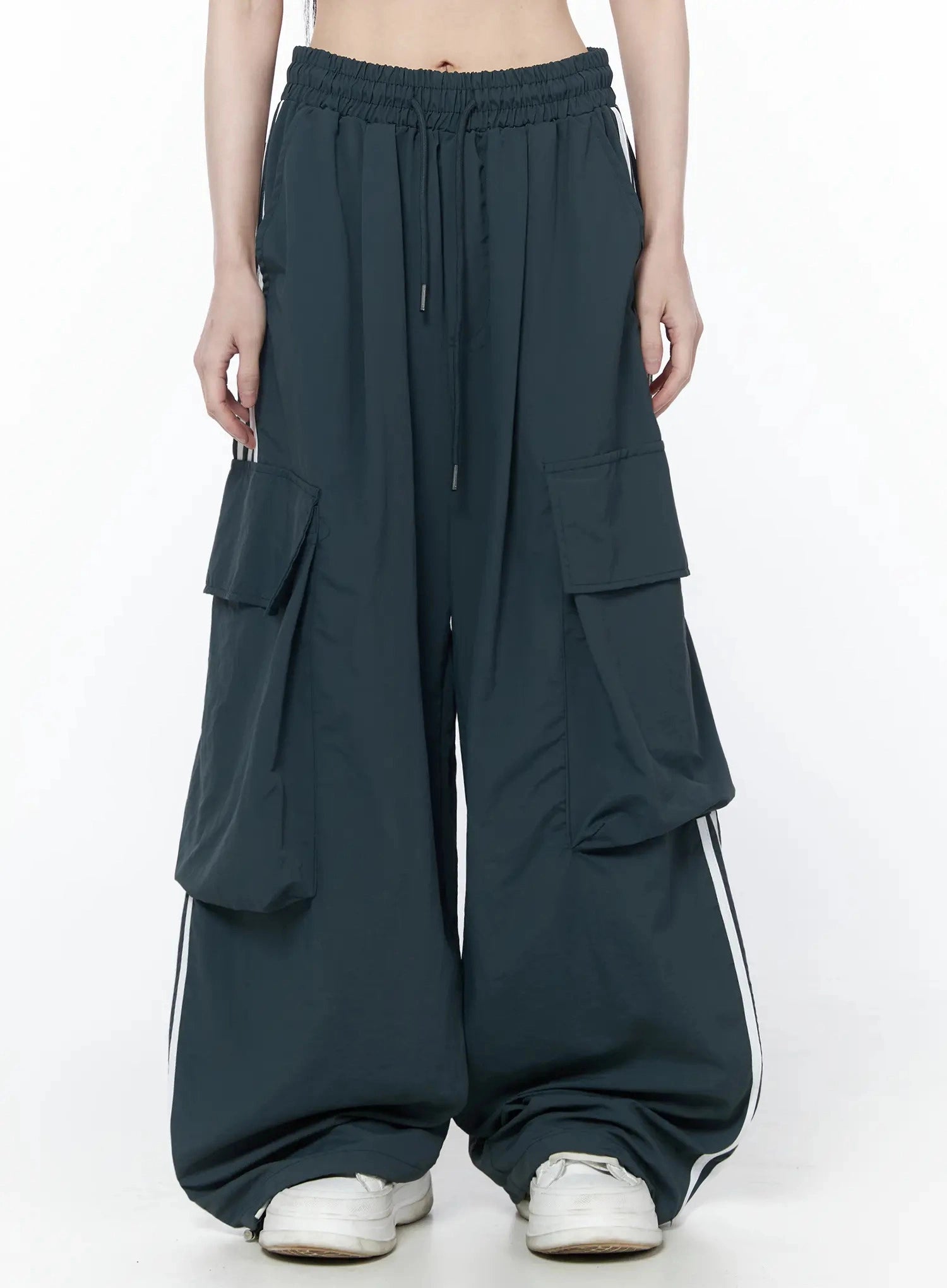 nylon-cargo-track-pants-iu512 / Dark green