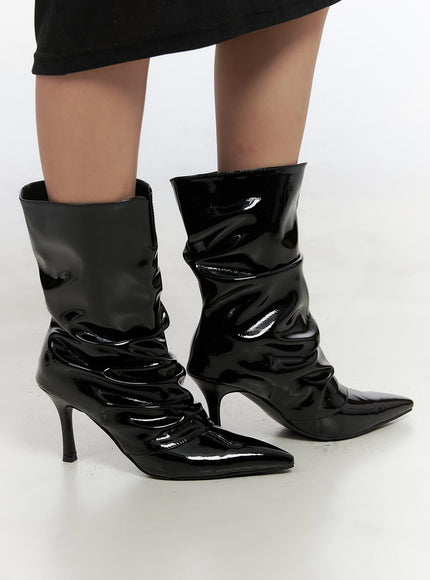 wrinkled-faux-leather-midi-boots-cn419 / Glossy black