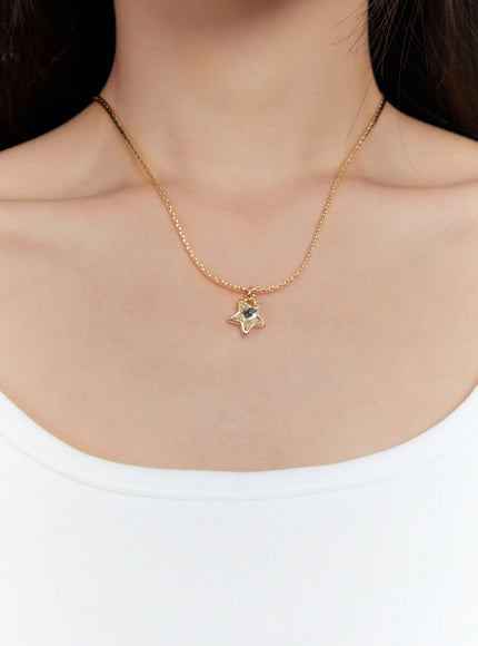 urban-star-shiny-necklace-cs518 / Gold