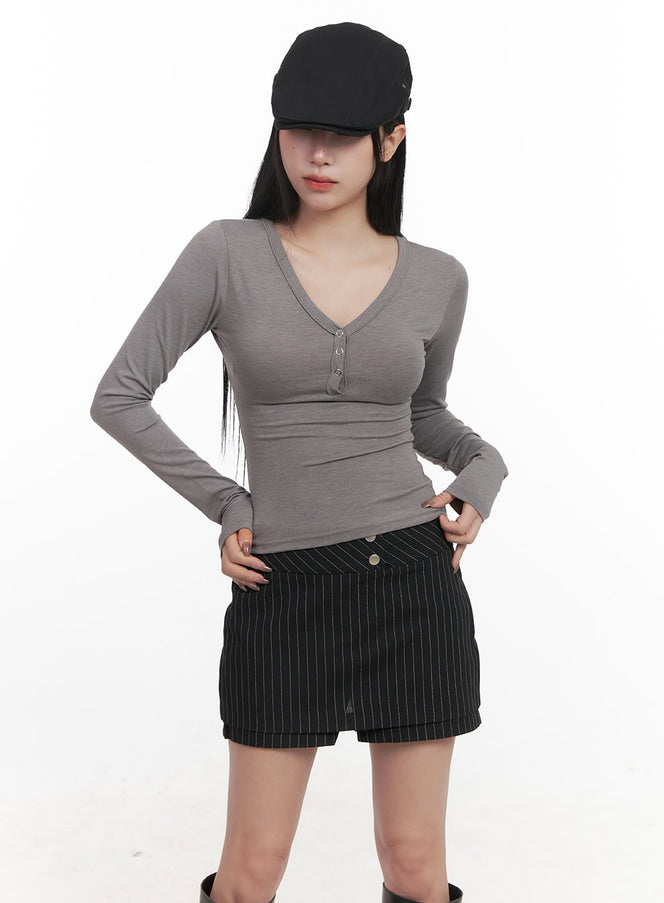 back-lace-up-henley-neck-top-cj517 / Gray