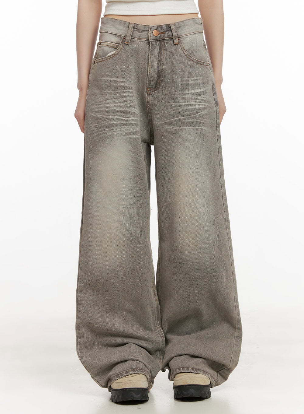 LEWKIN Hollie Vintage Wide-Leg Jeans CD426 in gray, front view on model, washed cotton denim with wide baggy fit, whiskering at thighs, paired with white crop top and platform shoes.