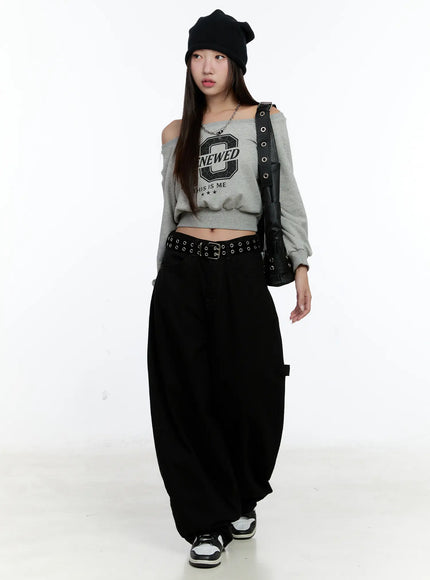 graphic-off-shoulder-crop-sweatshirt-cs517 / Gray