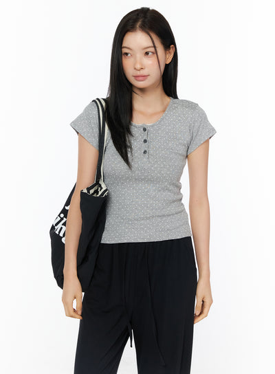 polka-dot-lace-trim-henley-tee-iu519 / Gray