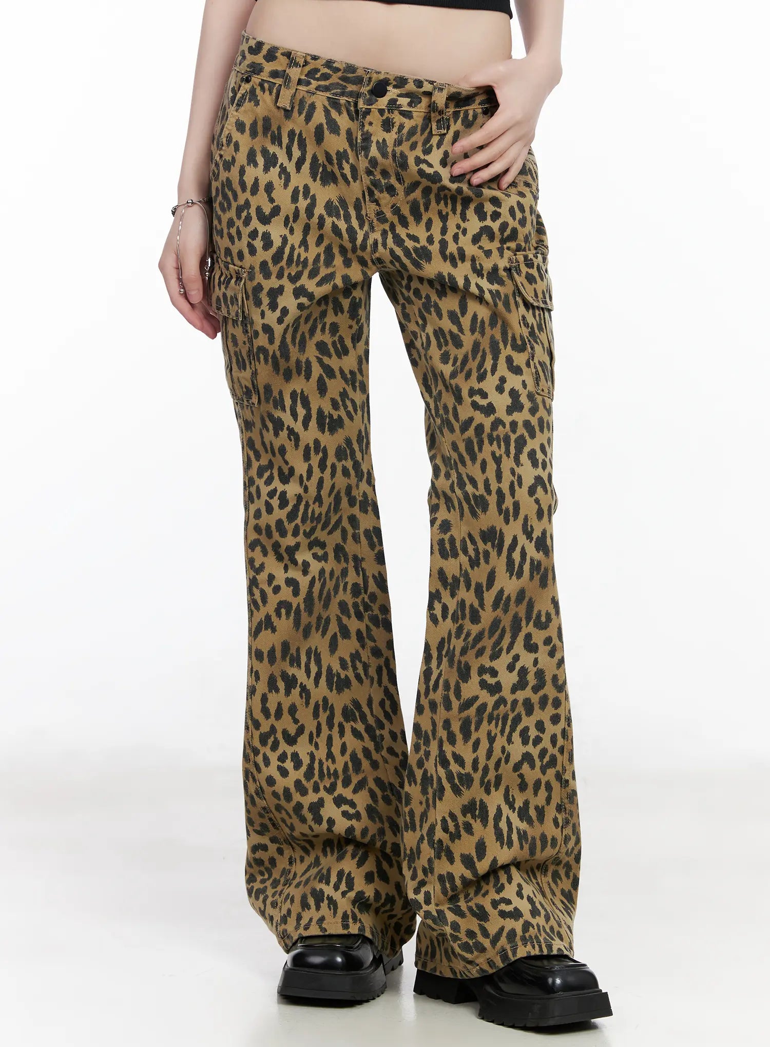 animal-print-bootcut-pants-cm526 / Leopard