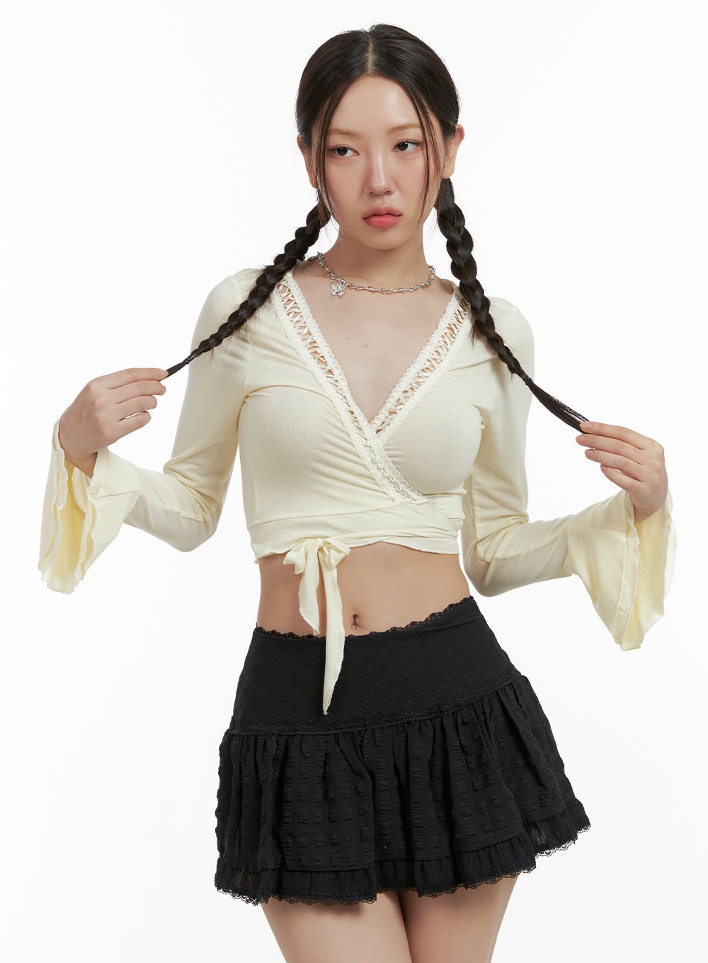 lace-v-neck-wrapped-crop-top-ol402 / Light beige