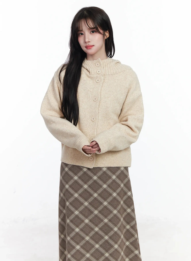 buttoned-knit-hoodie-ij529 / Light beige