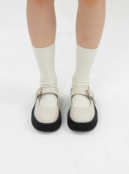 faux-leather-mary-jane-loafers-oo305 / Light beige