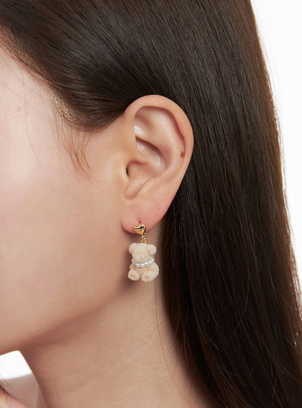 dahlia-bear-earring-with-pearl-necklace-if527 / Light beige