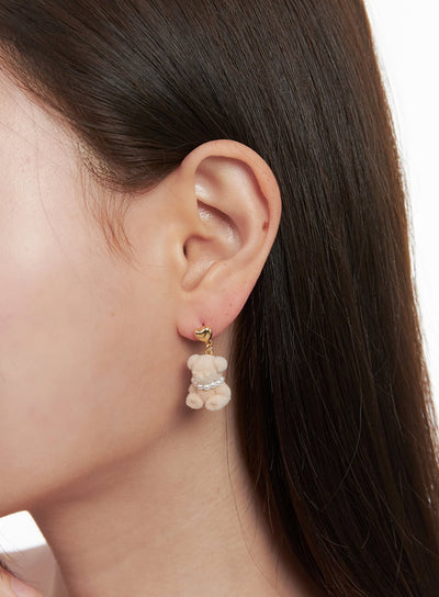dahlia-bear-earring-with-pearl-necklace-if527 / Light beige