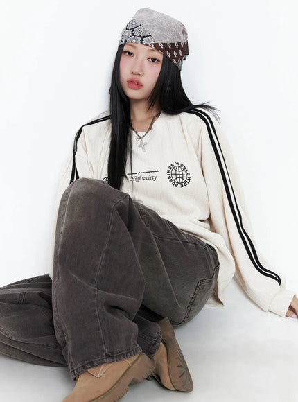 velvet-oversized-track-sweatshirt-cn528 / Light beige