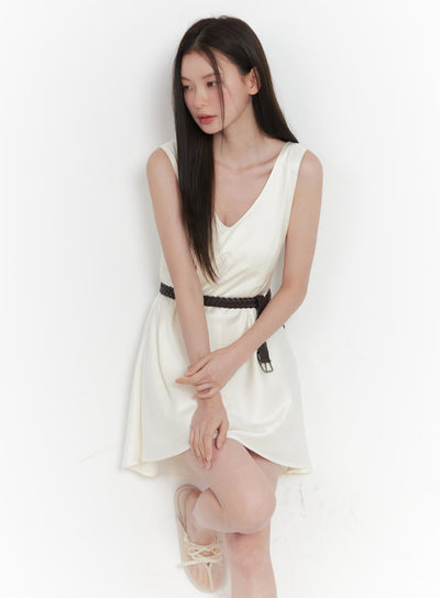 satin-v-neck-sleeveless-mini-dress-iy513-2 / Light beige