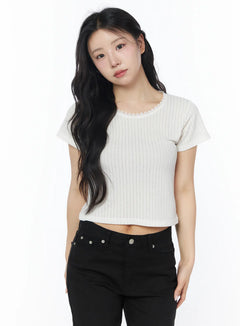 ribbed-lace-trim-top-cy522 / Light beige