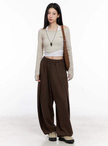 cropped-eyelet-long-sleeve-top-cg525 / Light beige