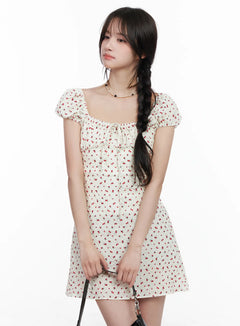 floral-pattern-puff-sleeve-mini-dress-cm527 / Light beige