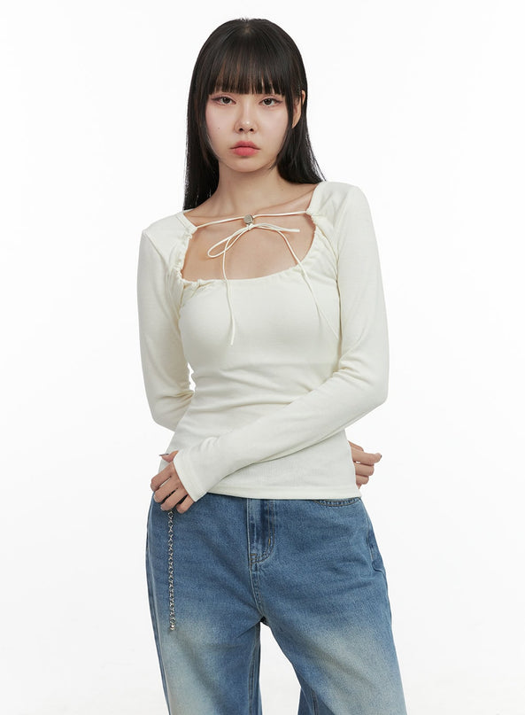 string-cut-out-slim-fit-long-sleeve-top-oo401 / Light beige