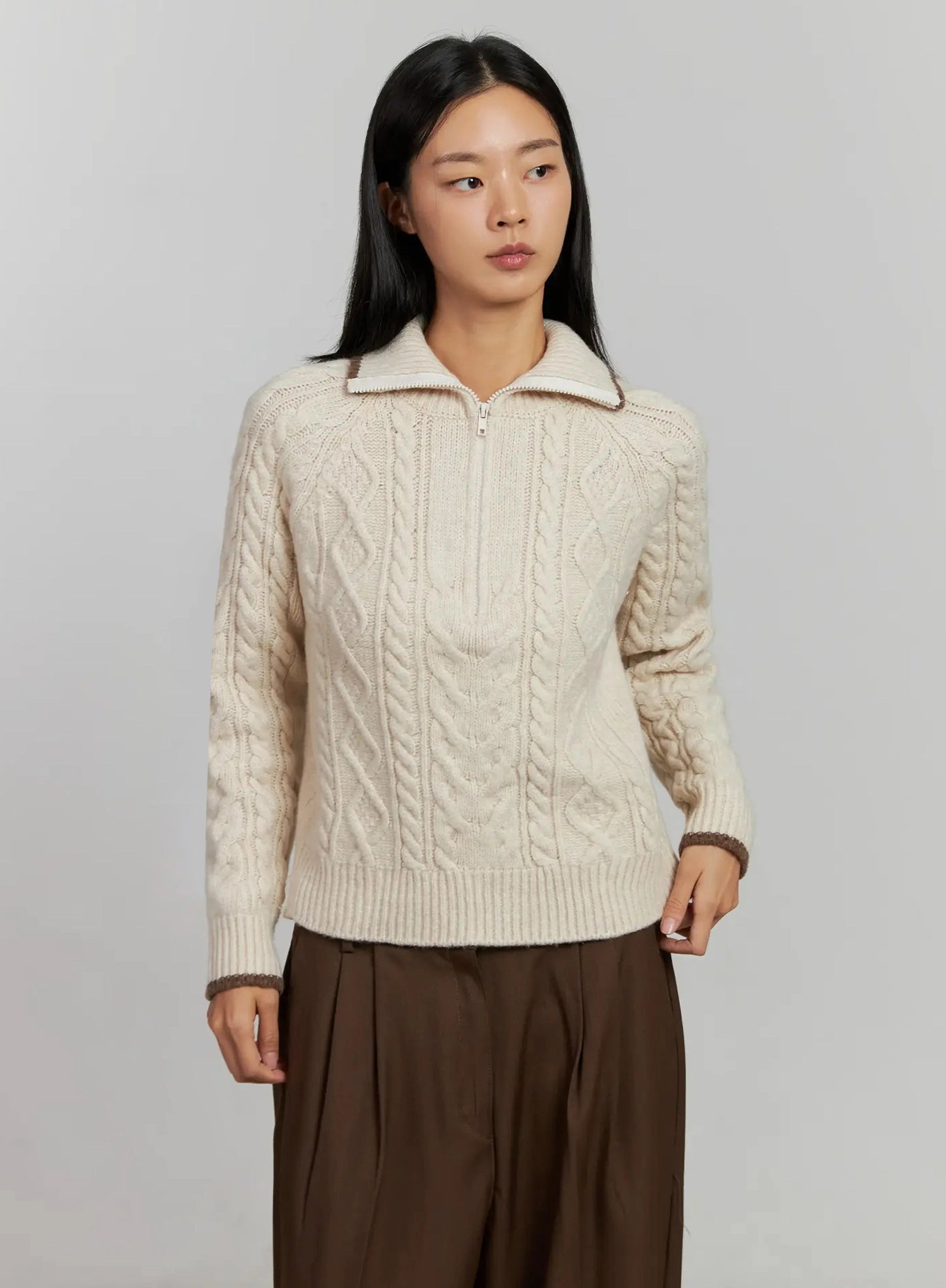 cable-knit-half-zip-sweater-ij505 / Light beige