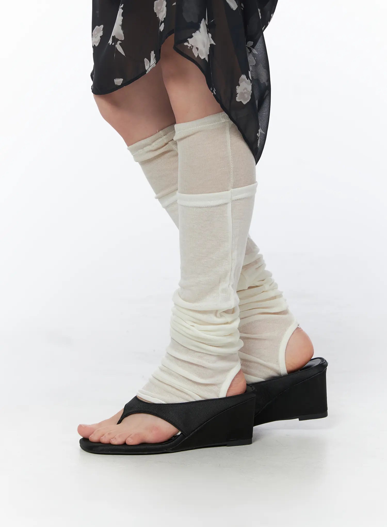vintage-under-knee-socks-cy508 / Light beige