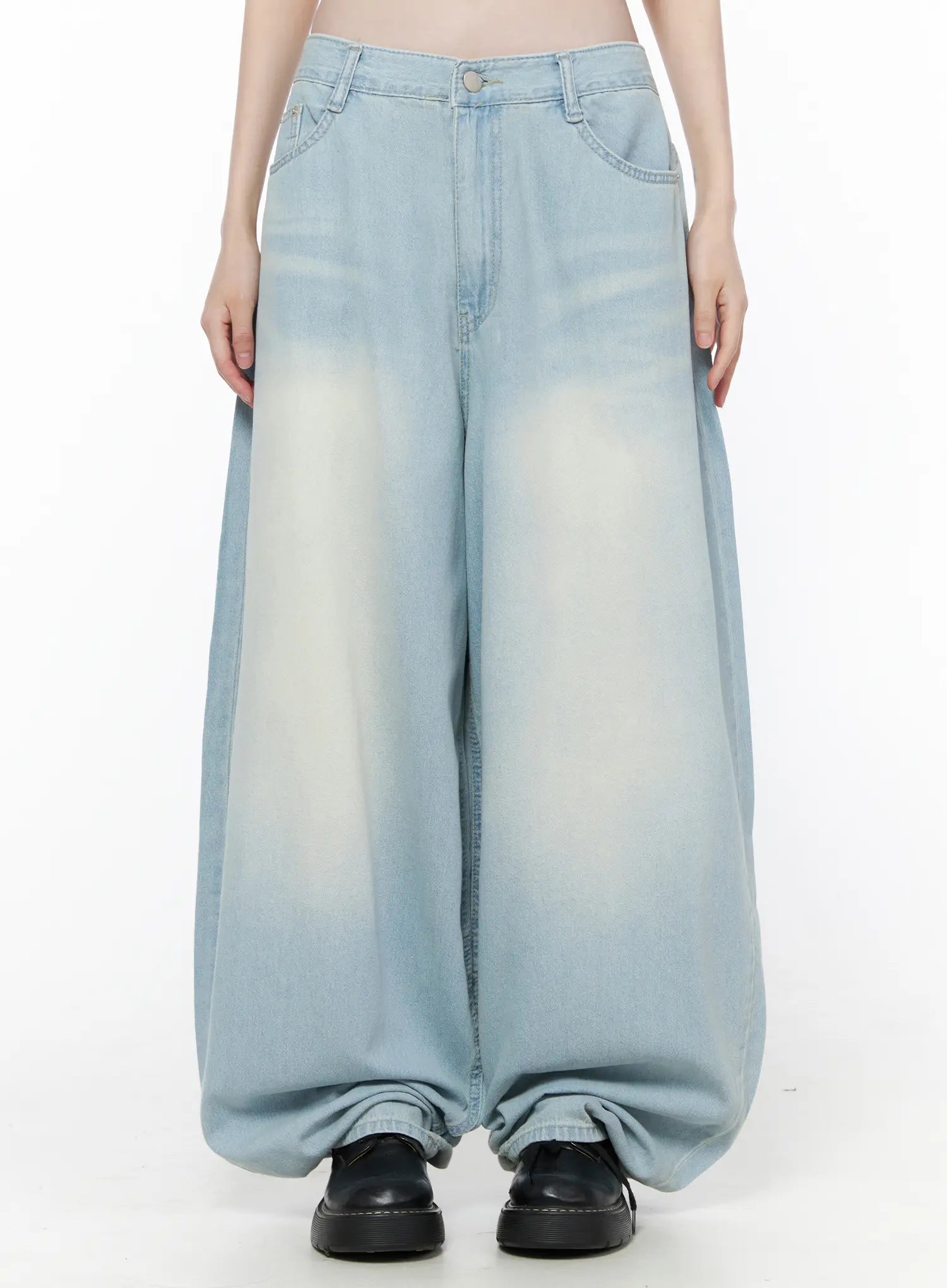ozzy-washed-wide-leg-jeans-cu519 / Light blue