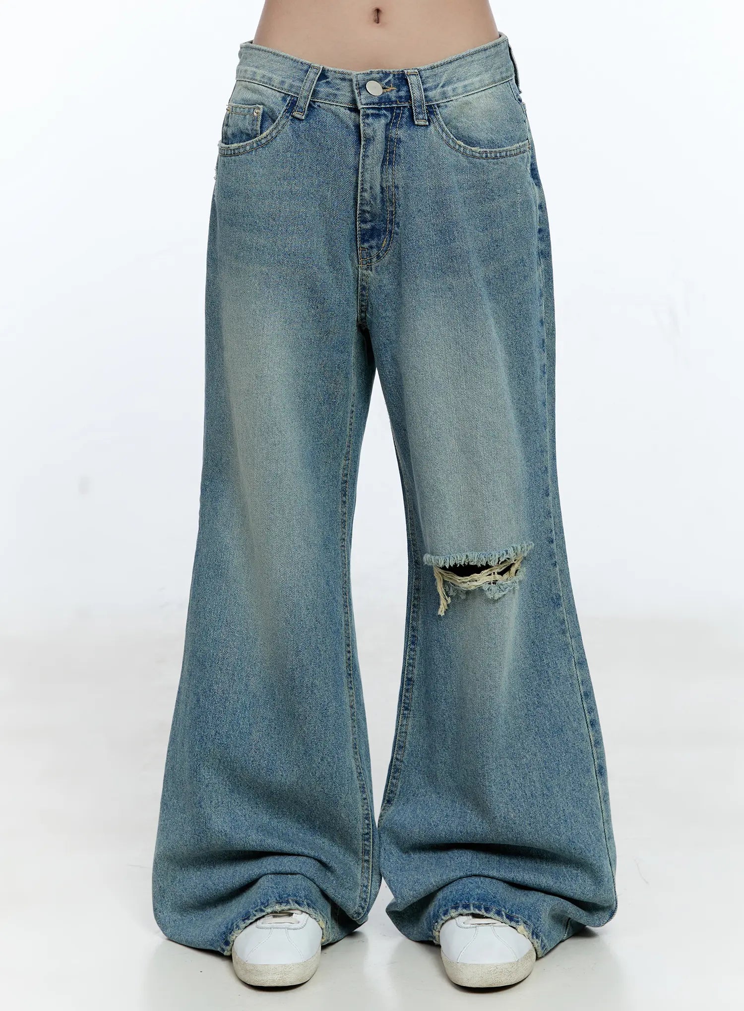 Mazie Distressed Wide-Leg Flare Jeans CG512 Acubi style LEWKIN