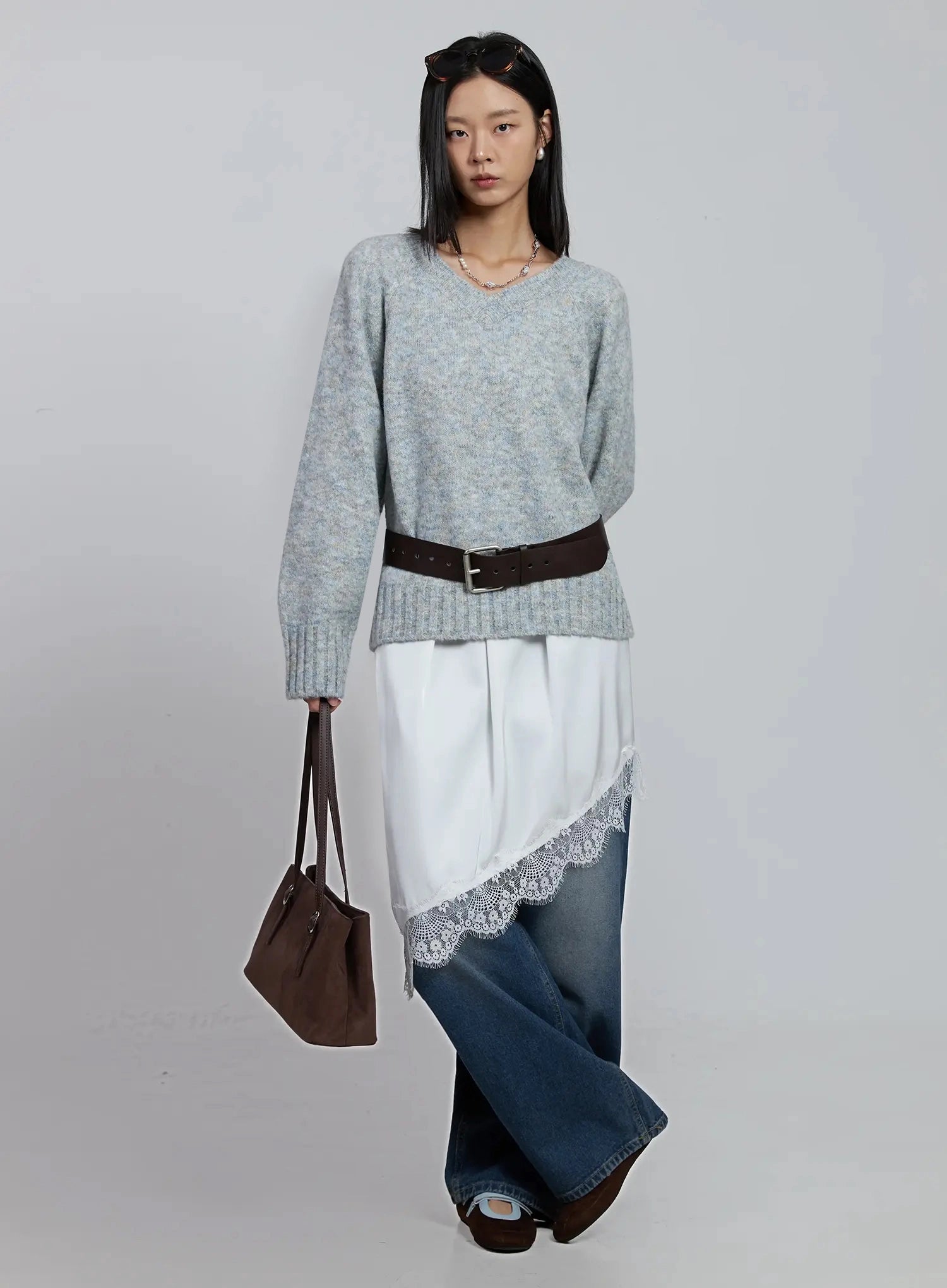 casual-loose-fit-v-neck-sweater-im520 / Light blue