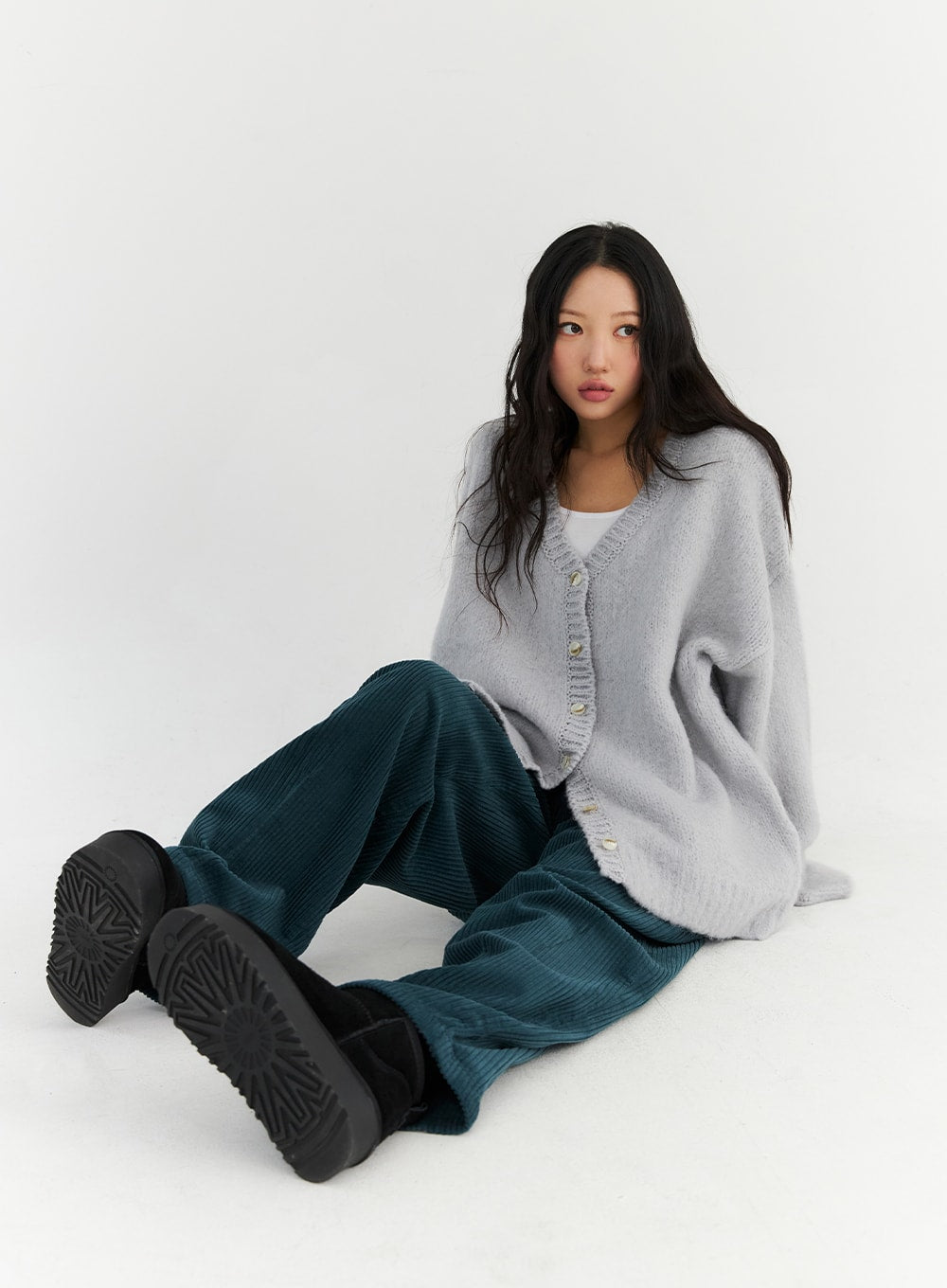 v-neck-loose-fit-knit-cardigan-cn303 / Light gray