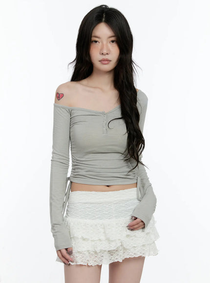 asymmetric-ballerina-buttoned-off-shoulder-top-cn517 / Light gray