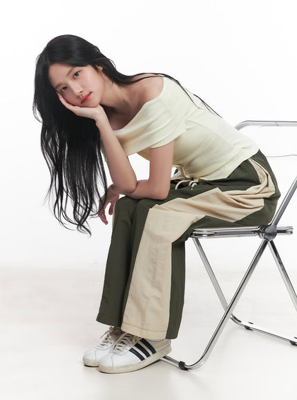 buttoned-slit-off-shoulder-crop-top-cy526 / Light yellow