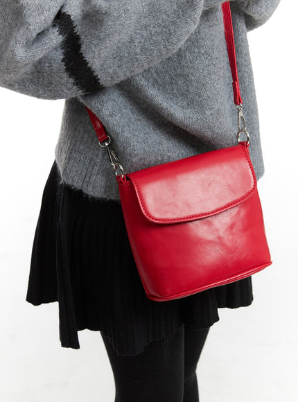 faux-leather-crossbody-bag-oj405 / Red