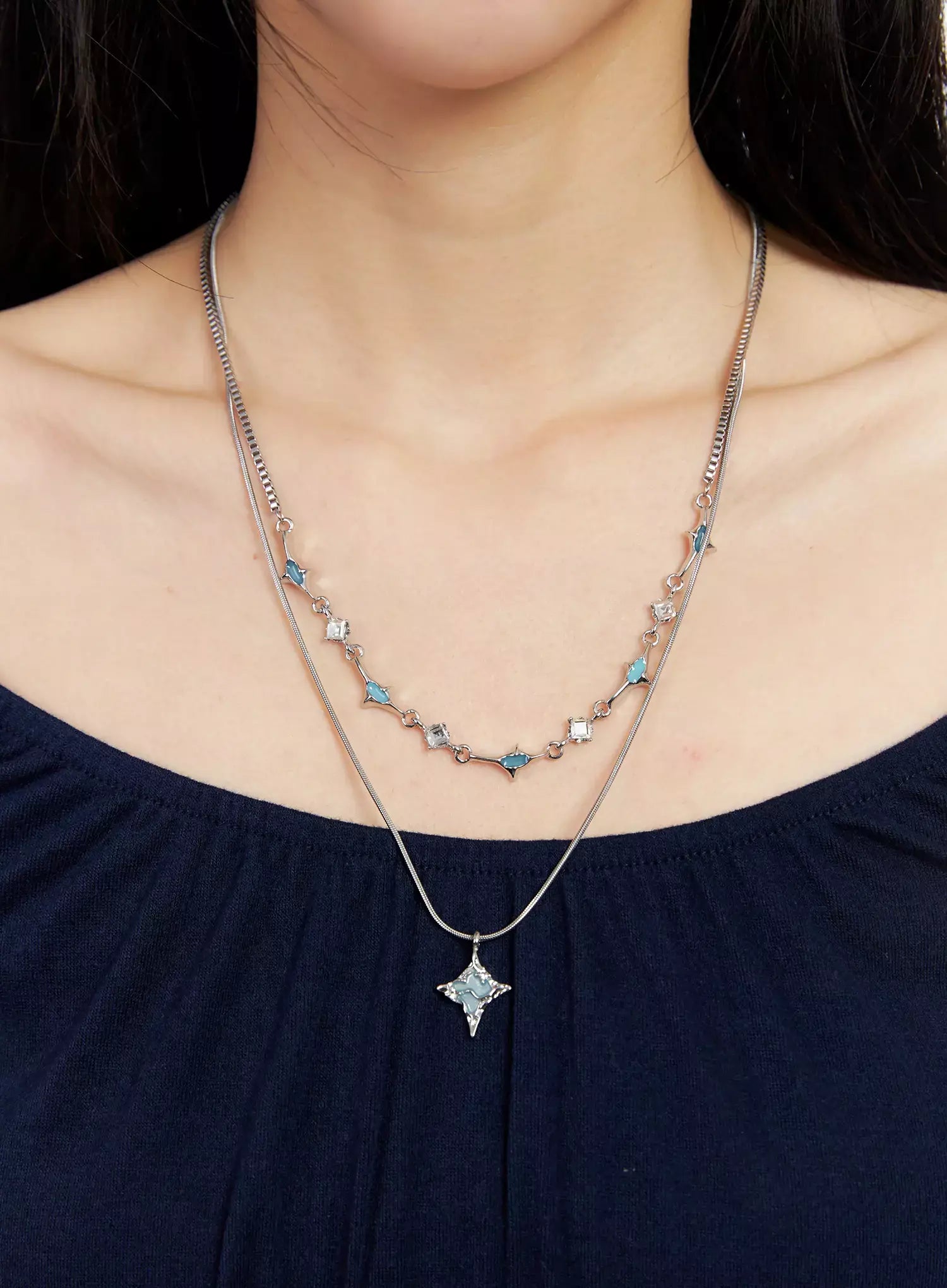 sky-beaded-layered-necklace-ig512 / Silver