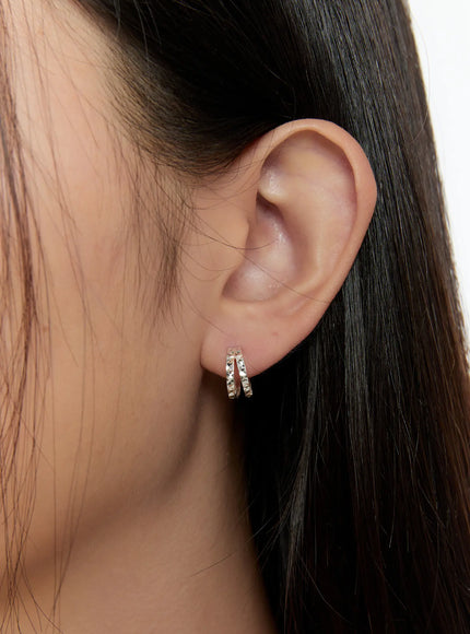 chic-double-hoop-earrings-cs518 / Silver