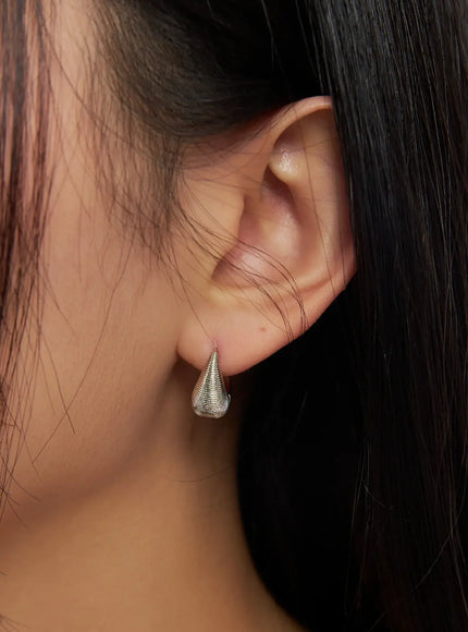 spring-hoop-earrings-im531 / Silver