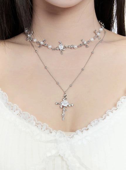 double-chain-cross-necklace-io527 / Silver
