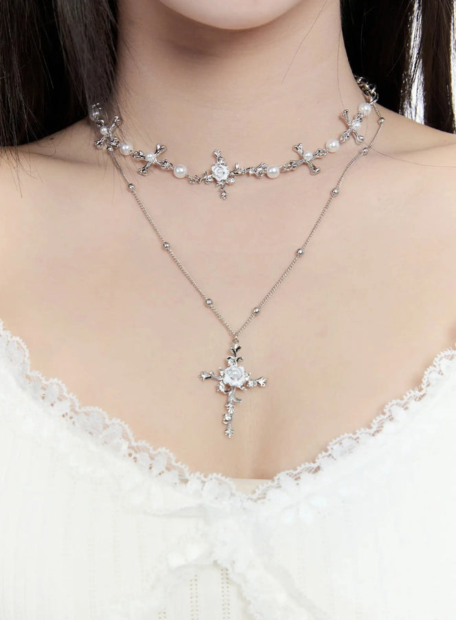 double-chain-cross-necklace-io527 / Silver