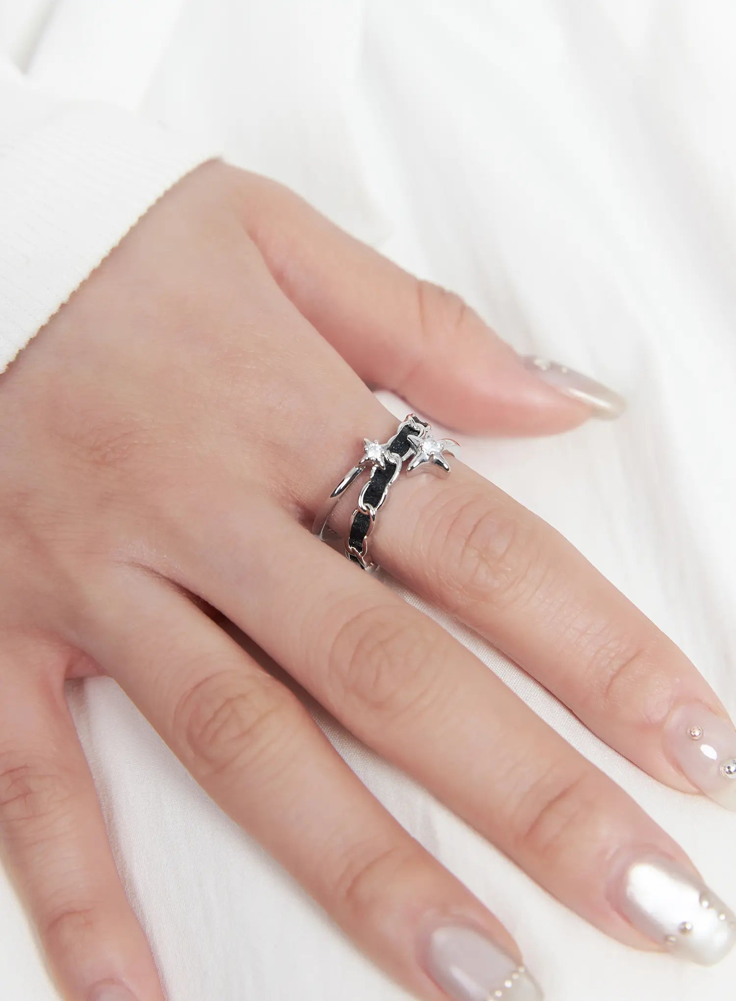 black-twisted-ring-cf525 / Silver