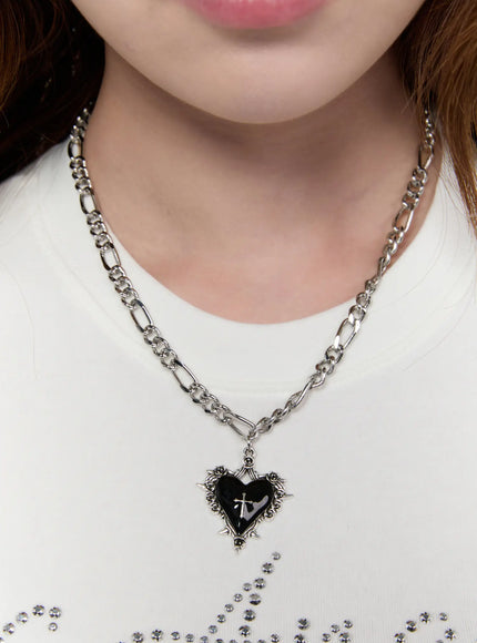 gothic-black-heart-pendant-necklace-ca527 / Silver