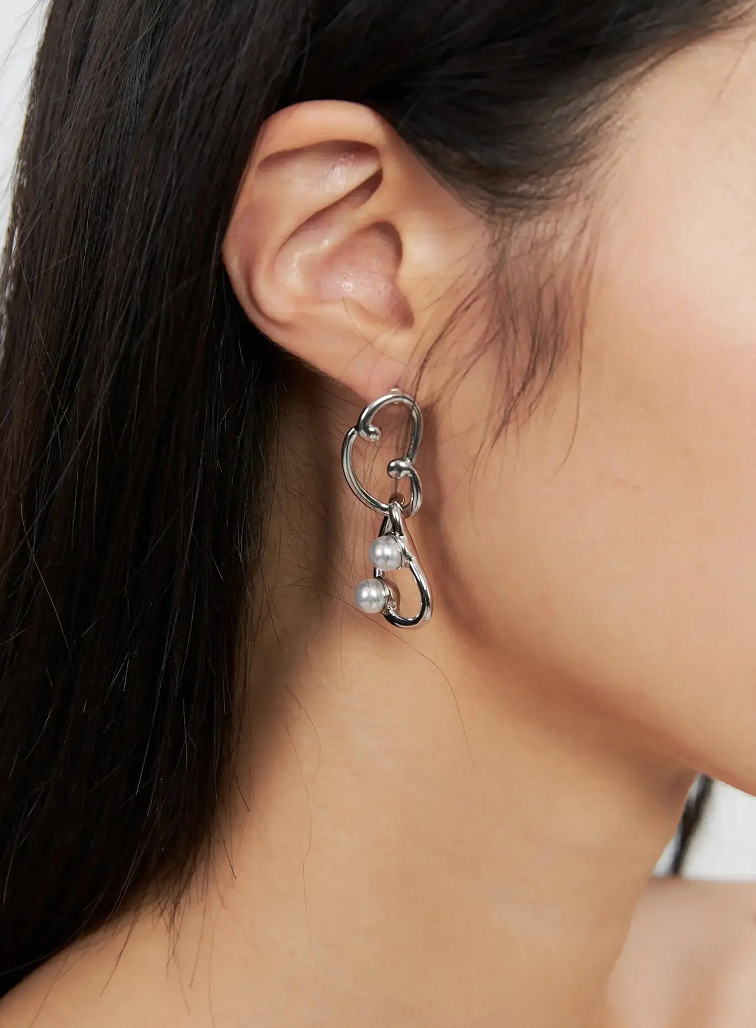 modern-link-drop-earrings-is515 / Silver