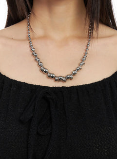 bold-metallic-bead-necklace-cd522 / Silver