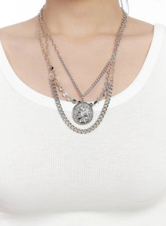bold-multi-layer-y2k-necklace-cf503 / Silver