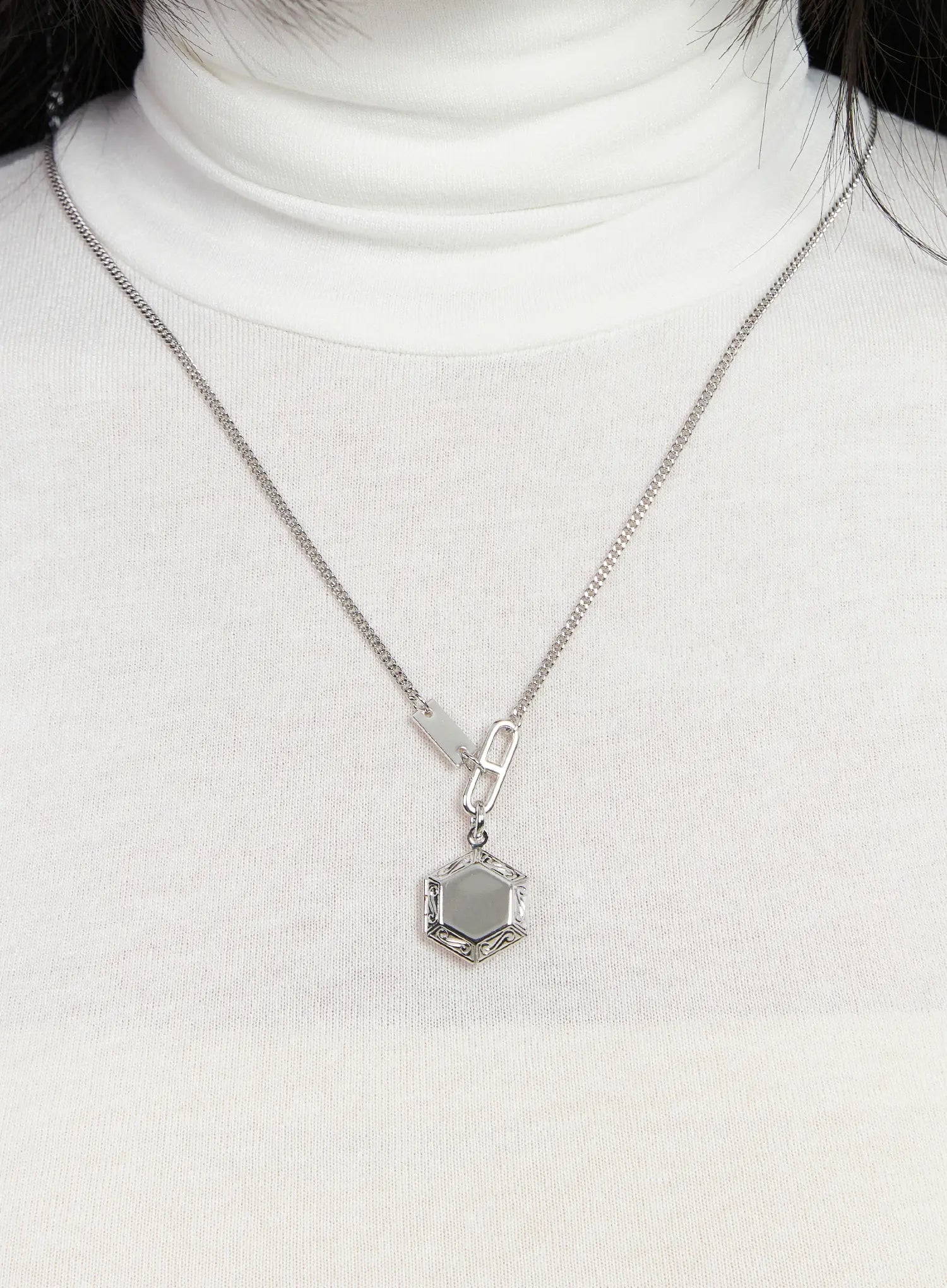hexagon-pendant-necklace-cd530 / Silver