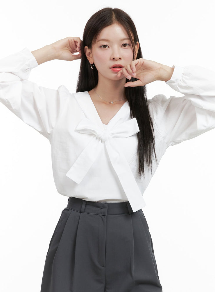 ribbon-tied-v-neck-blouse-og416 / White