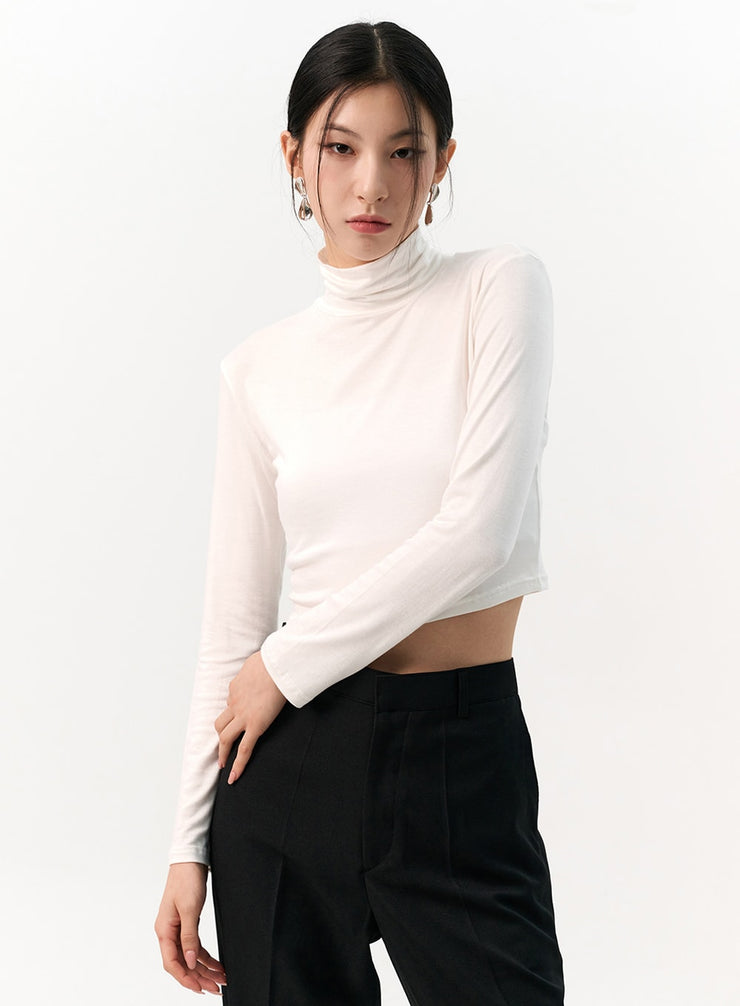 solid-long-sleeve-turtleneck-crop-io320 / White