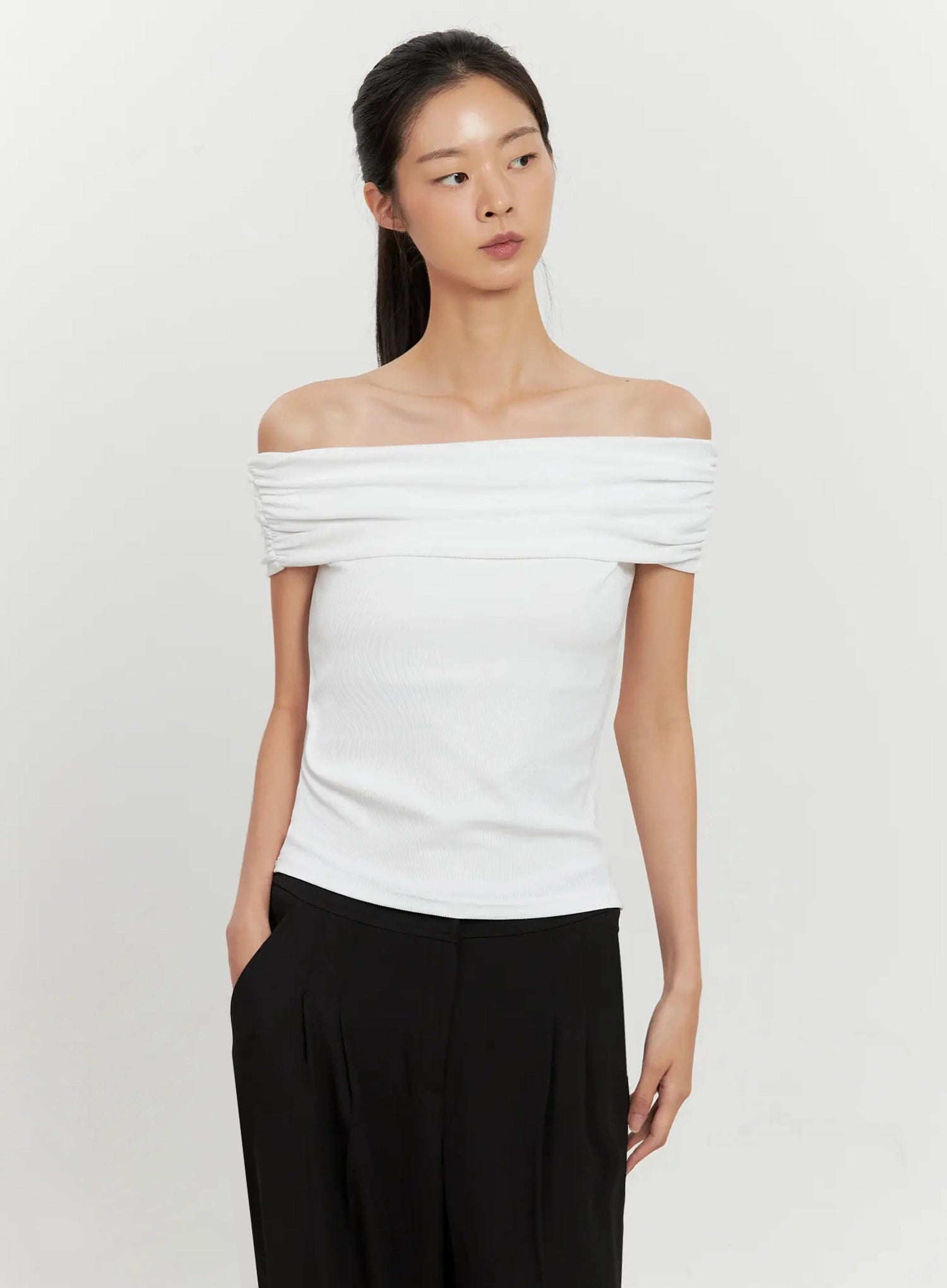 classic-off-shoulder-top-il528 / White