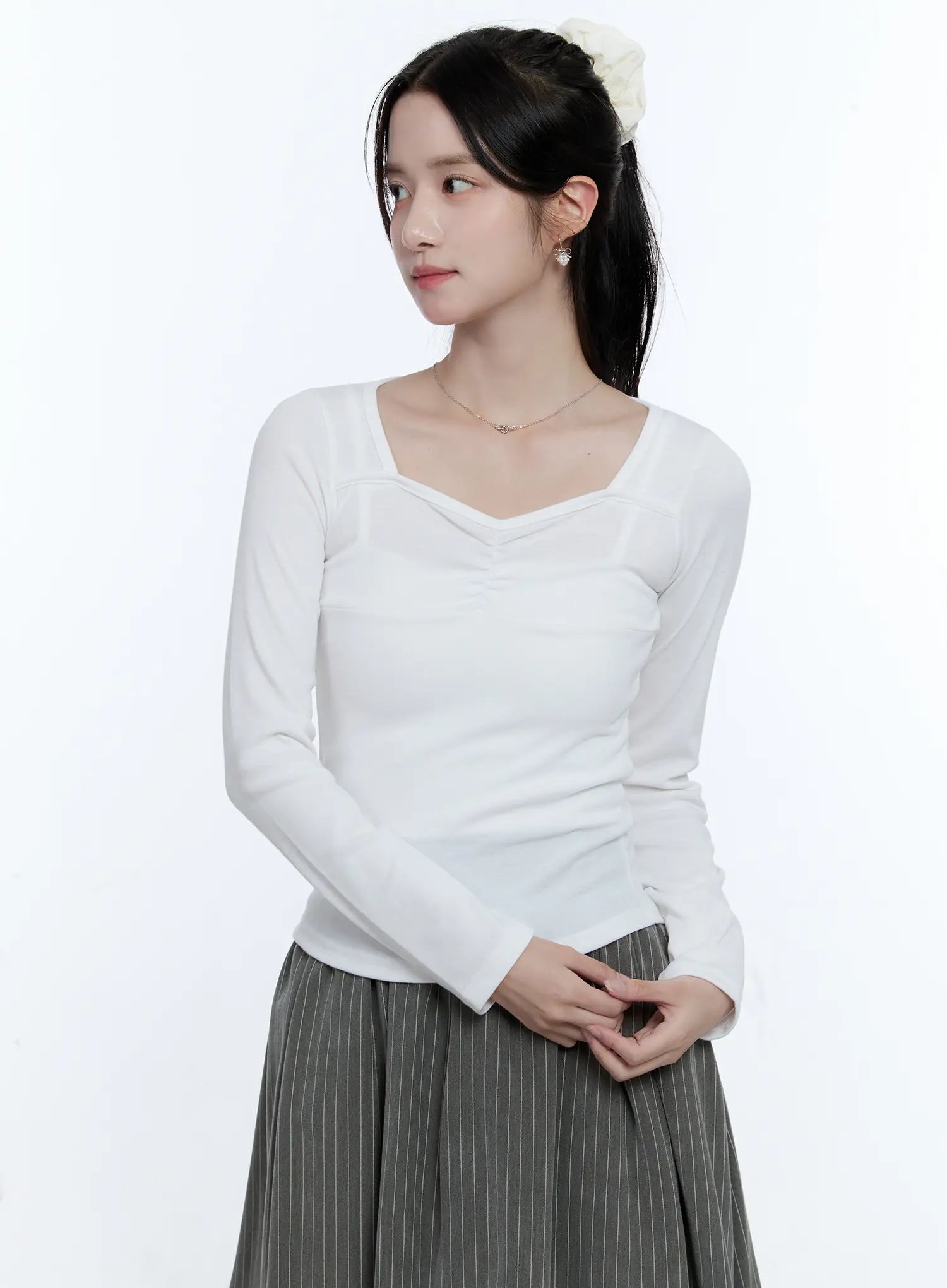 heart-neck-shirred-long-sleeve-top-cg514 / White