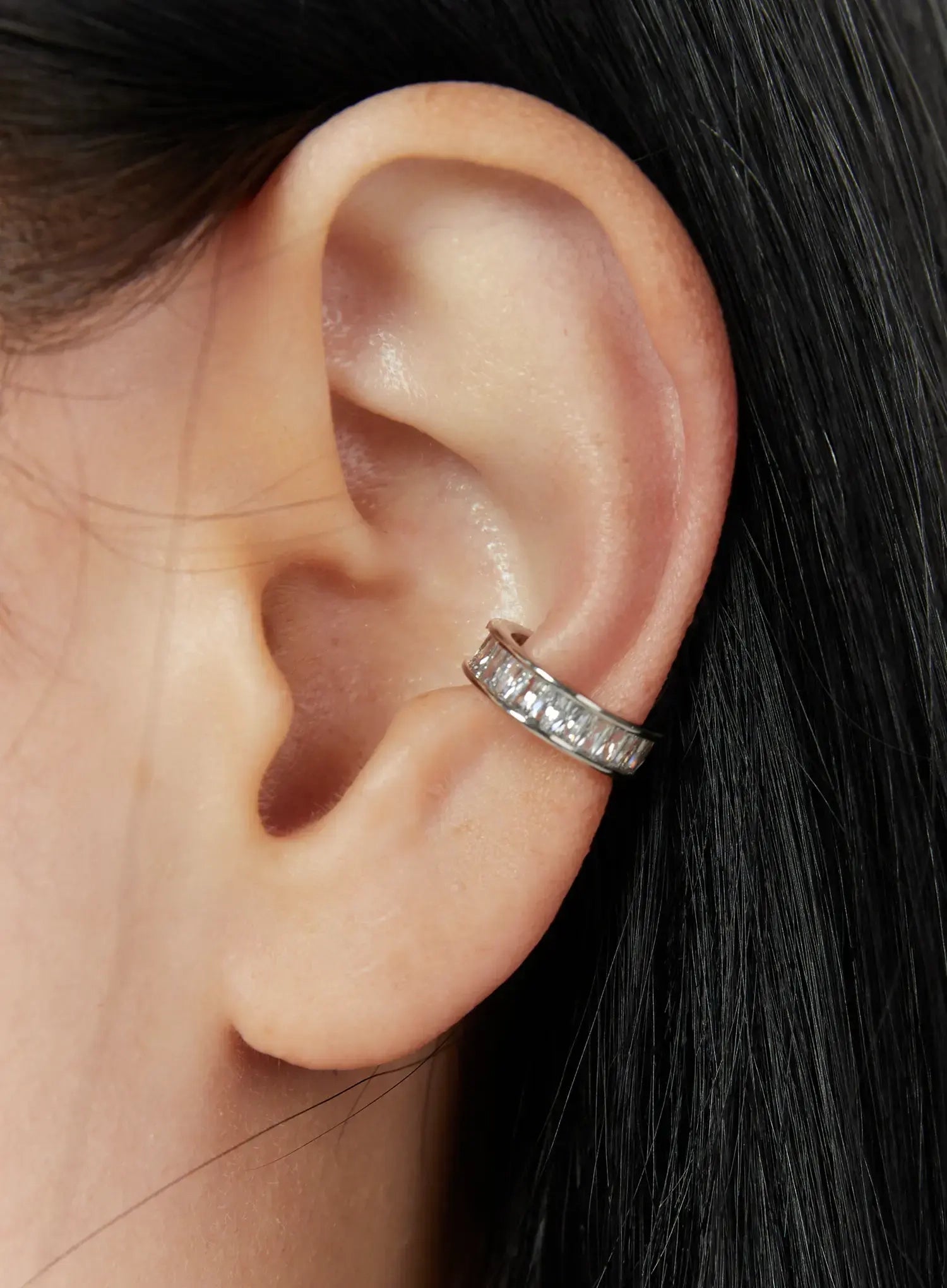 cubic-ear-cuff-iy520 / White
