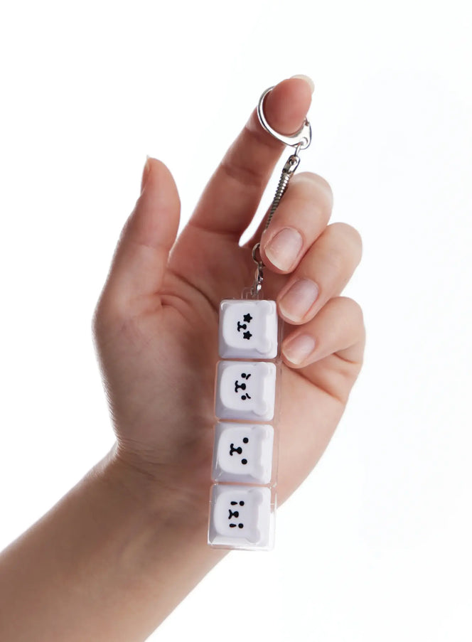 character-4-keycap-keychain-ia524 / White
