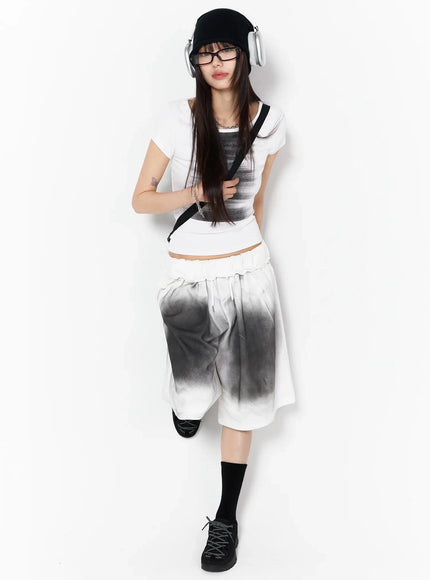 grunge-wash-graphic-tee-iy525 / White