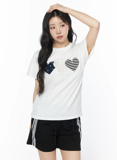 pattern-hearts-graphic-crop-tee-cd805 / White